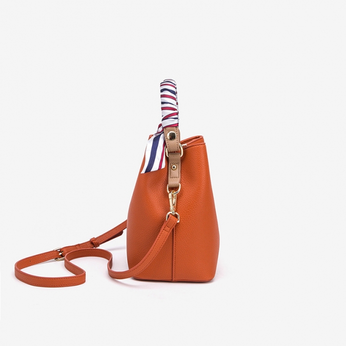 изготовленная на заказ мягкая оранжевая сумка-ведро из искусственной кожи с шелковым шарфом 