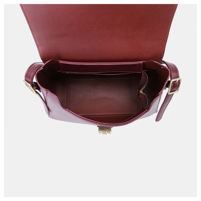 оптовая цена обычная искусственная кожа небольшая сумка через плечо с металлическим замком 